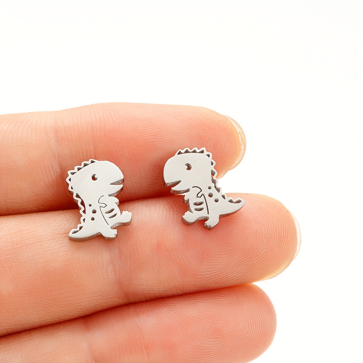 Men's Casual Dragon Patterned Earrings, Versatile Style