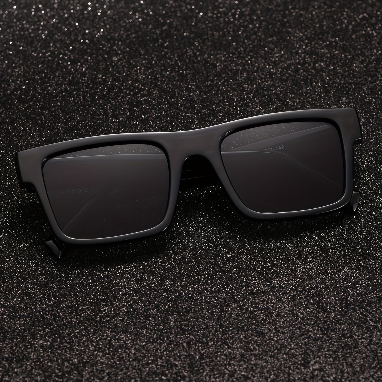 1pc Men's Fashion Black Full Frame Sunglasses