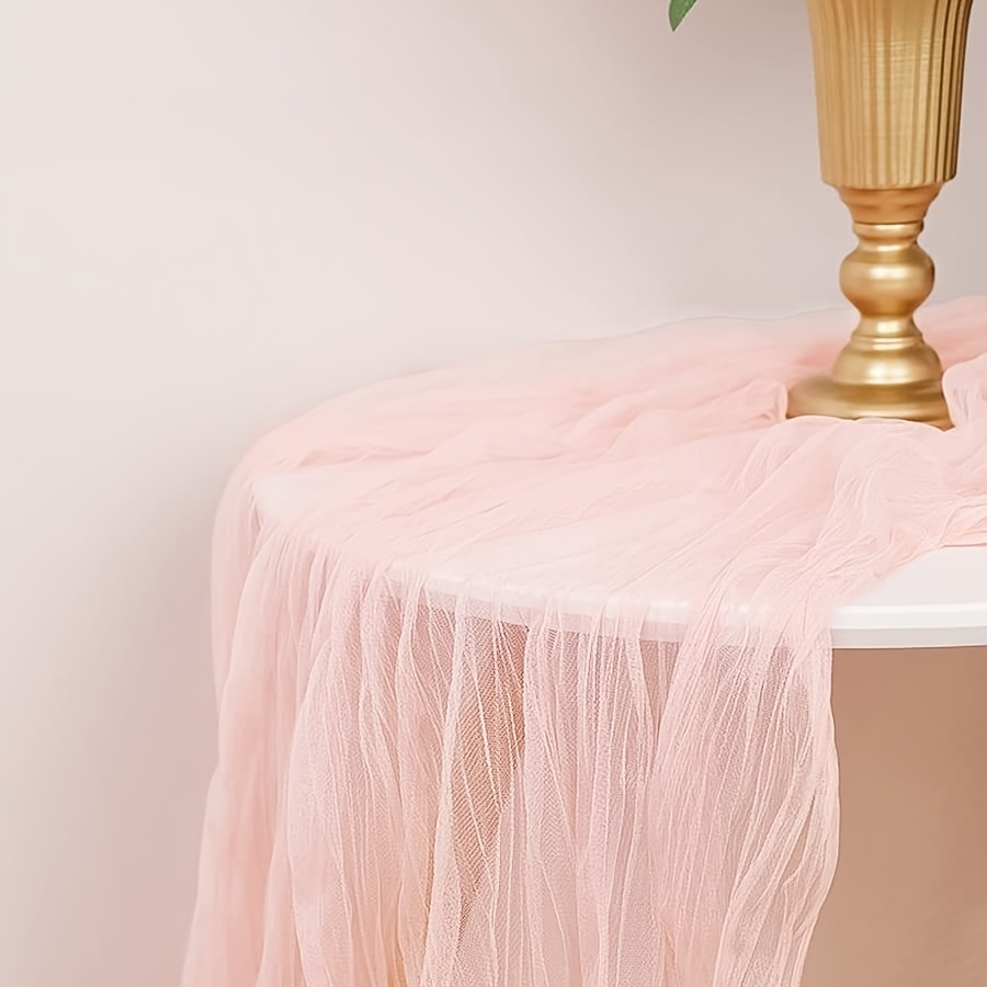 Chemin de table en dentelle rose blush