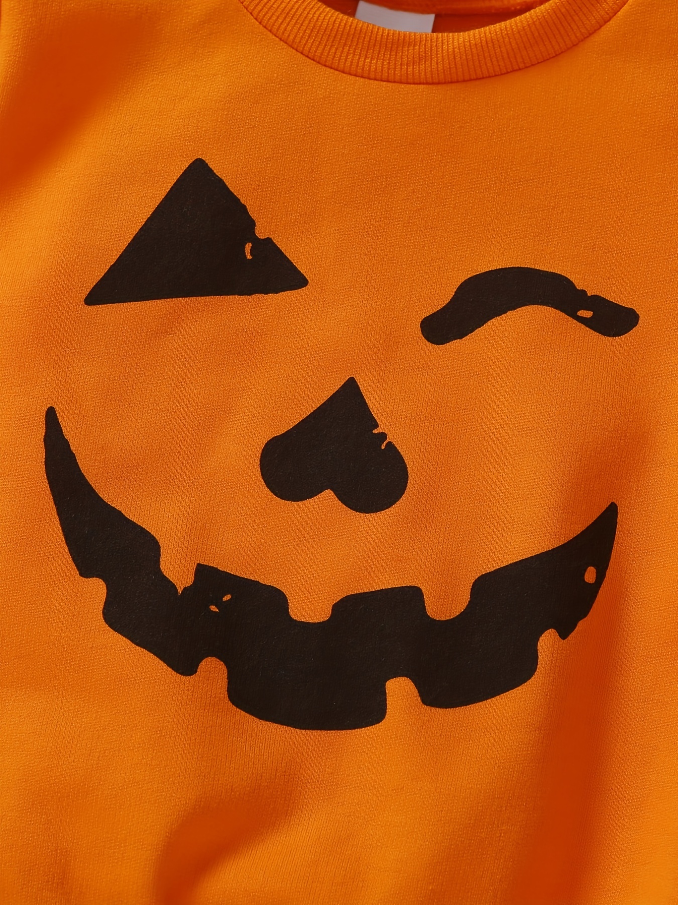 Hanes Youth 8/10 Halloween. Scarecrow Pumpkin Sweatshirt..Q42