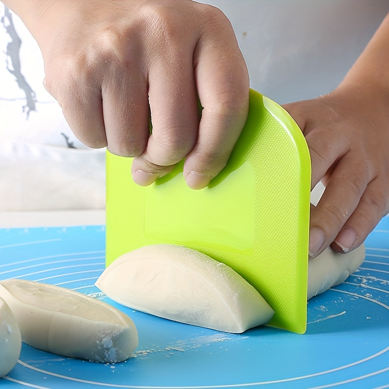 2PCS Dough Scraper Plastic Bowl Scraper Food-Grade Bench Scraper  Multipurpose Flexible Dough Cutter Food Scrappers