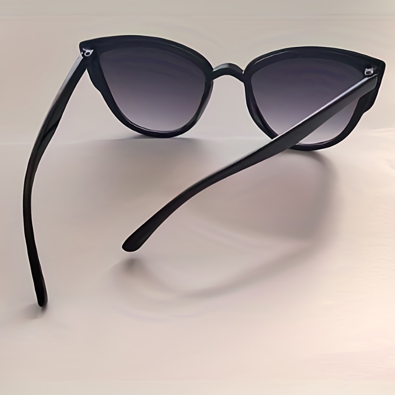 Classic Leopard Cat Eye Sunglasses for Women, Gradient Vintage Eyewear
