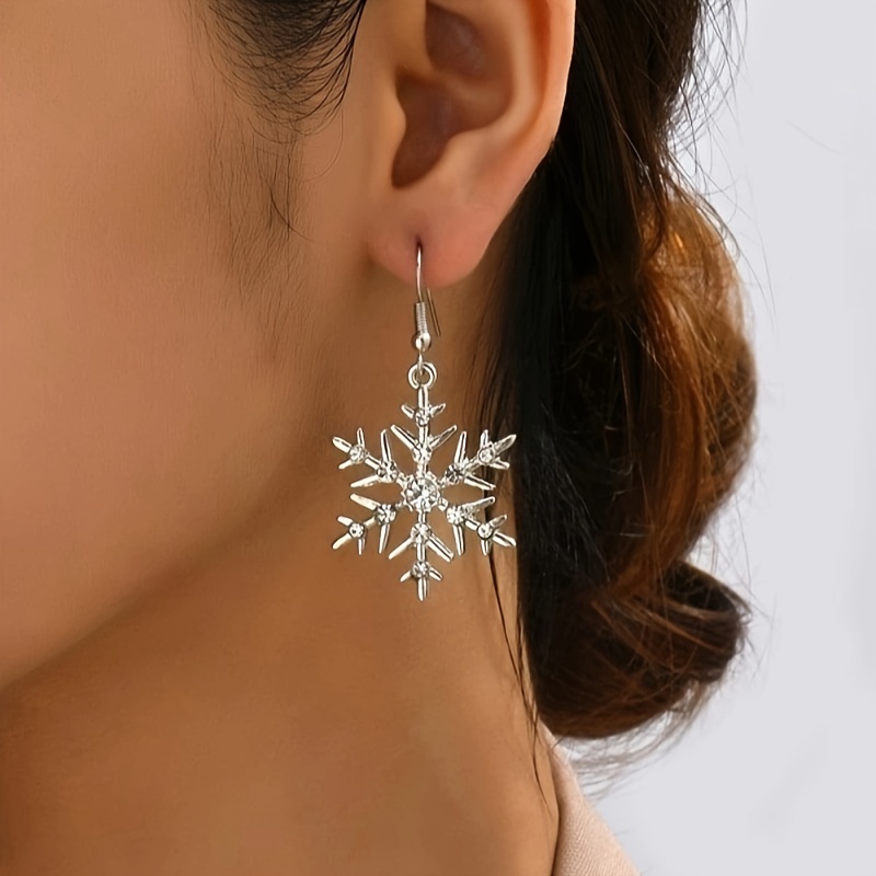 Green Onion Powder Hollowed Out Snowflake Earrings Festive Tiny