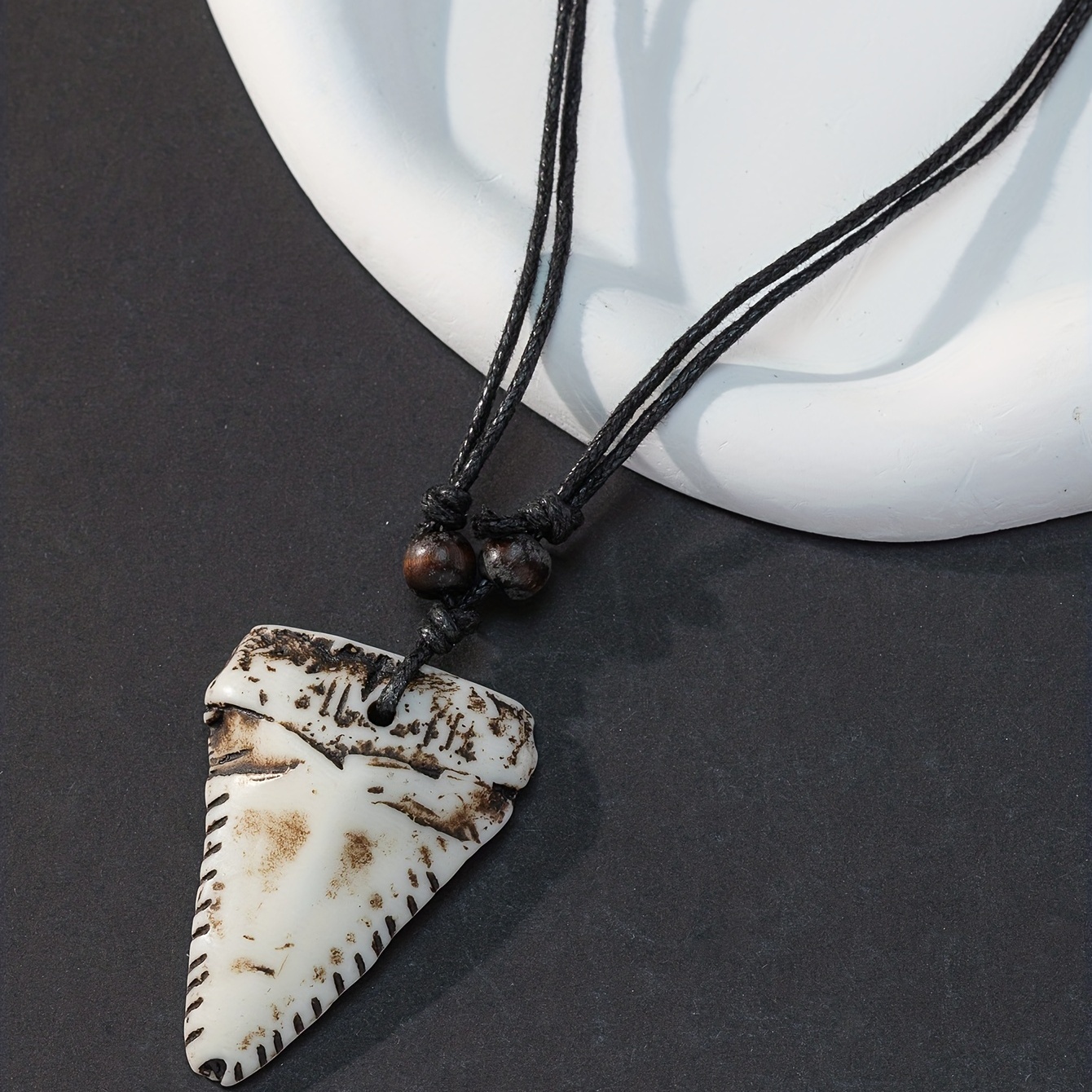 Men's Vintage Shark Teeth Pendant Retractable Necklace