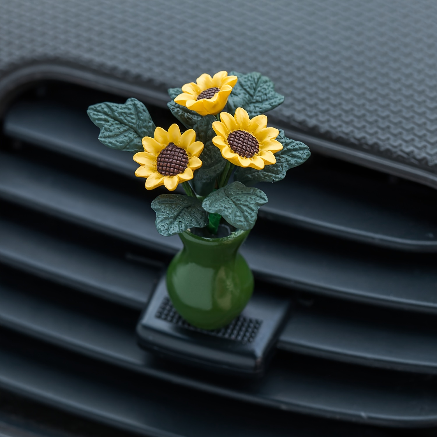 

Resin Sunflower Dashboard Vase Ornament - Miniature Car Interior Decoration, Center Console & Rearview Mirror Accessory, Ideal For Christmas & New Year Gifts