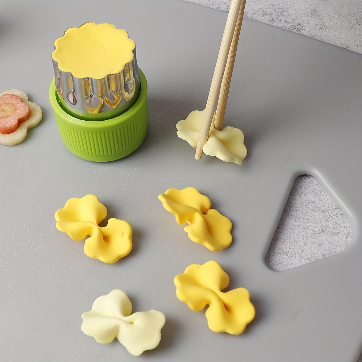 Vegetable Cutter Shapes Set, Mini Cookie Cutter Set, 8pcs Flower