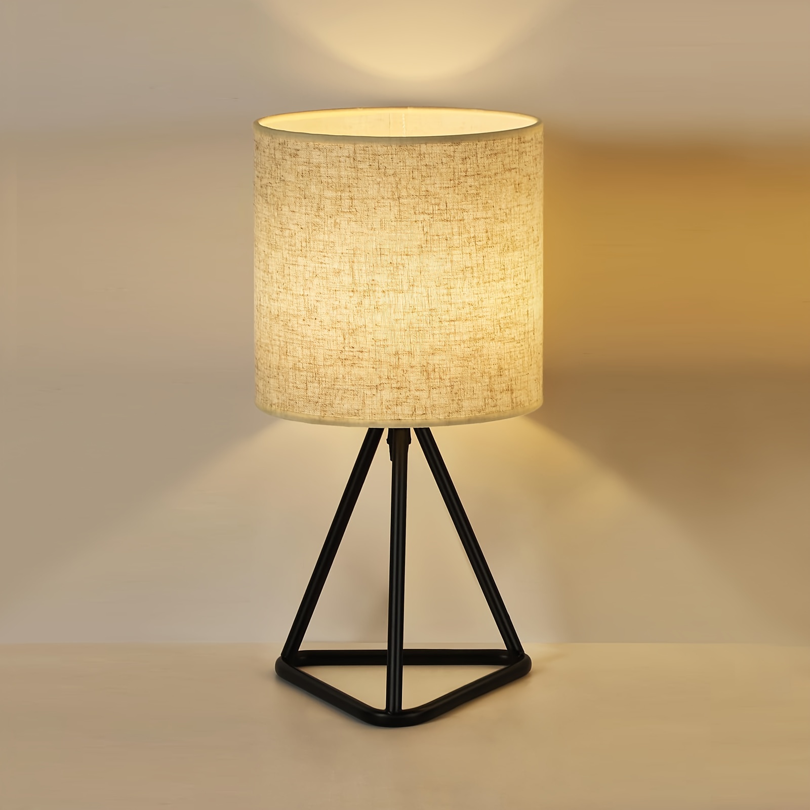 Petite lampe de table de style simple avec abat-jour en lin