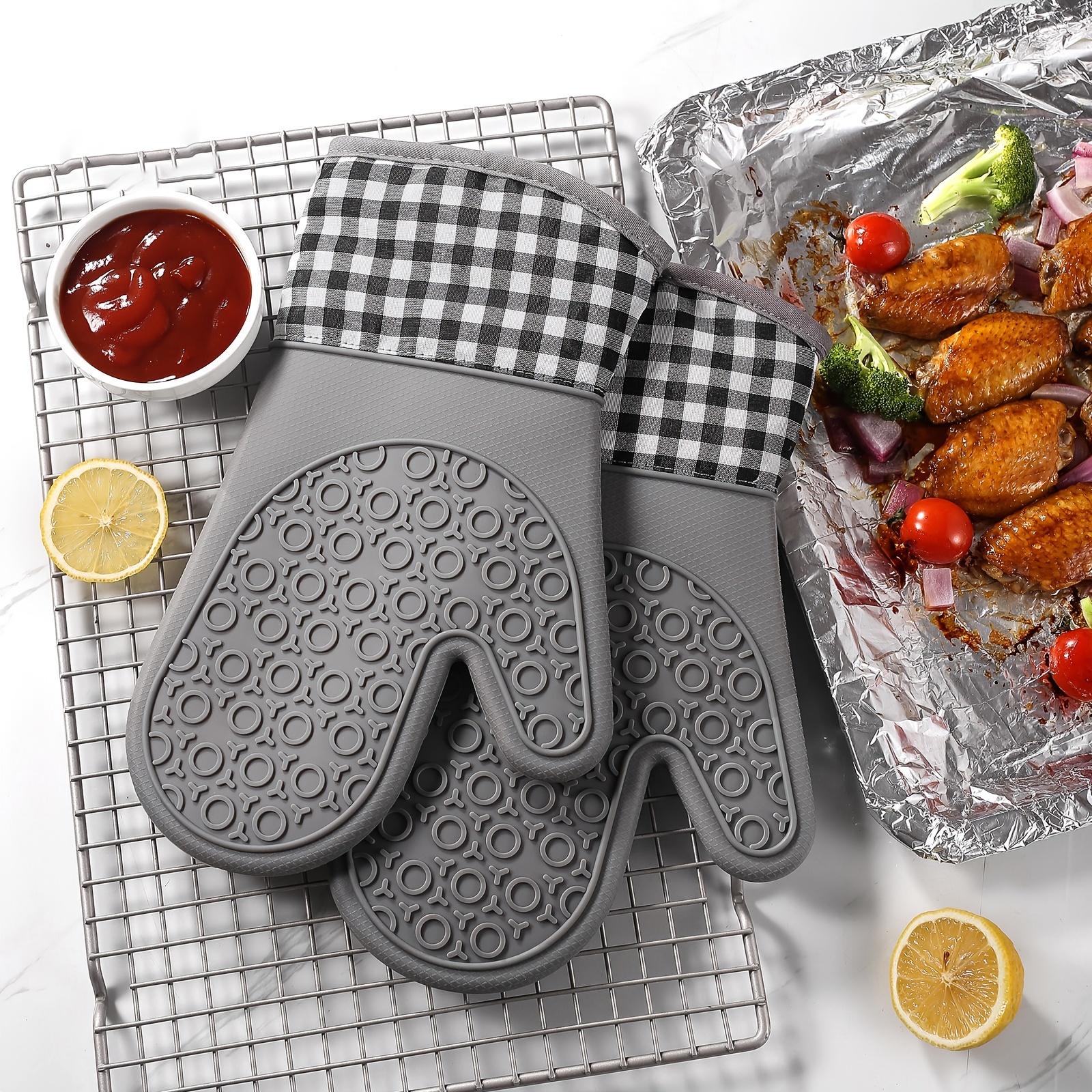 Pampered Chef Kitchen Oven Mitts