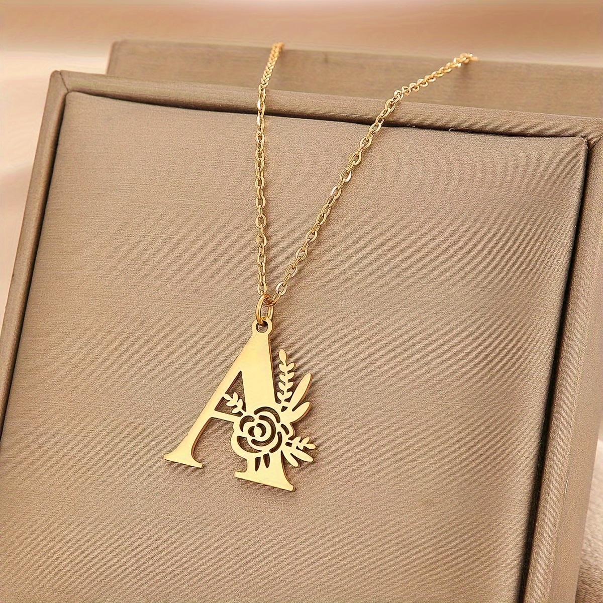 New Minimalist 24-letter Flower Pendant Necklace