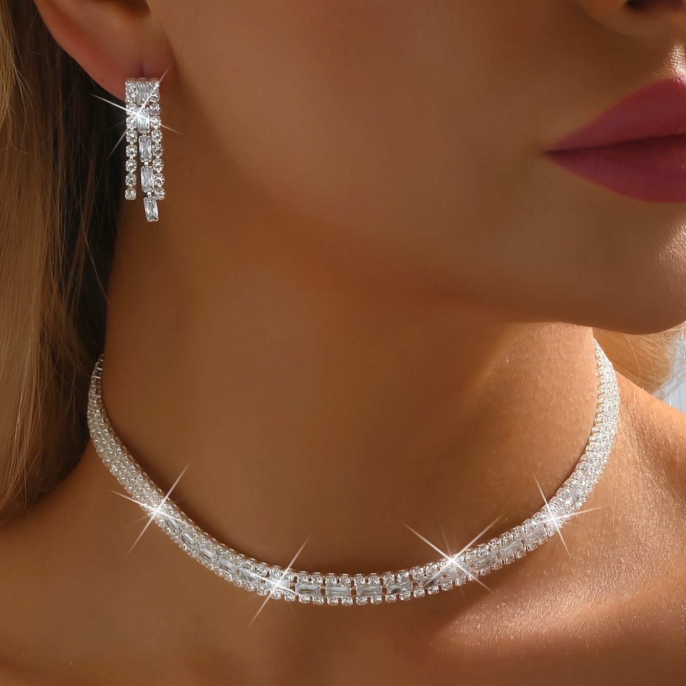 

1 Paire De Boucles D'oreilles + 1 Collier Ensemble De Bijoux Chic Plaqué Argent Pavé Plein De Zircone Brillant Assorti Aux Tenues Quotidiennes Accessoires De Fête