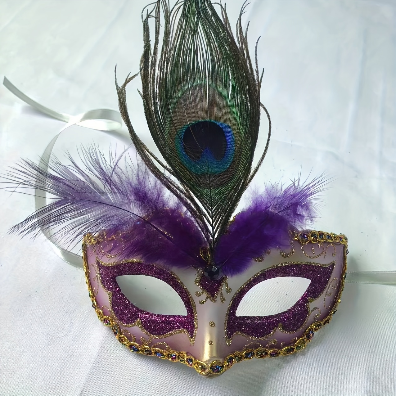 Disfraz de Carnaval con plumas y diamantes de imitación, disfraz