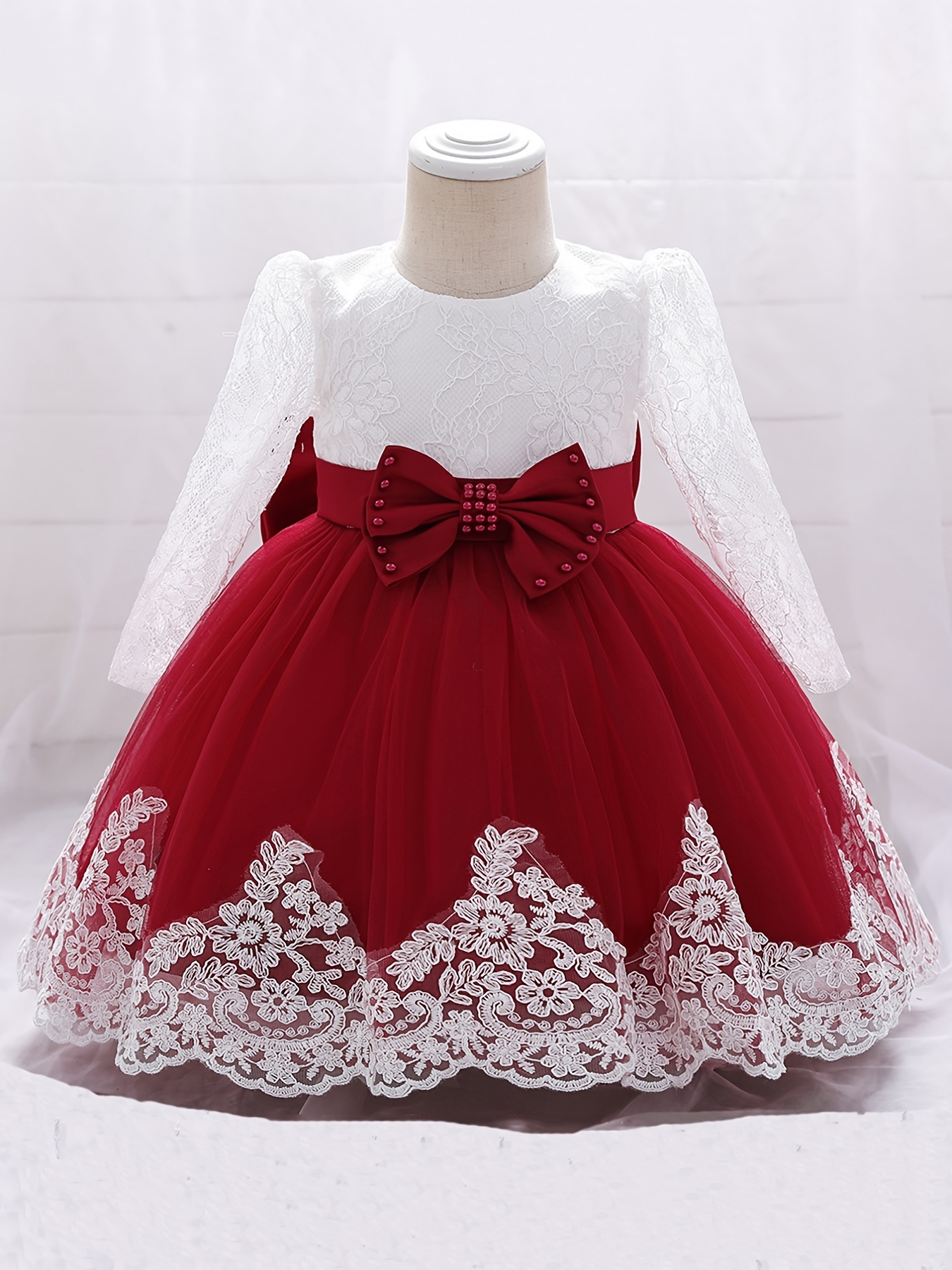 Vestido de Niña Rojo con Encaje Blanco