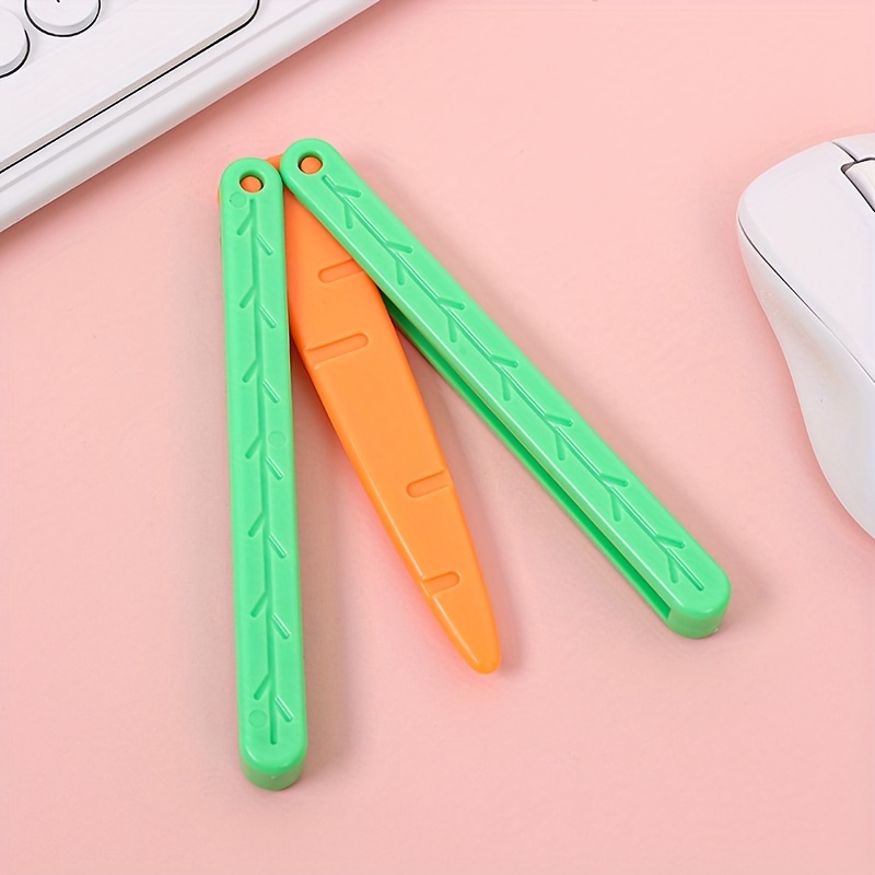 GBSELL Decompression Toy Butterfly Knife,Radish Knife Toy, Let You Feel The  Charm Of The Butterfly Knife, Use The Butterfly Knife To Play Handsome