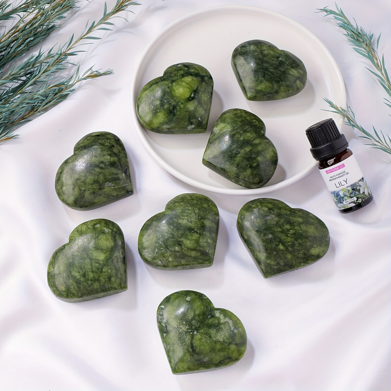 Natural Stone Green Jade Xiuyu Jade Leaf Shape Stone Crafts Carving  Material Spiritual Meditation Quartz For