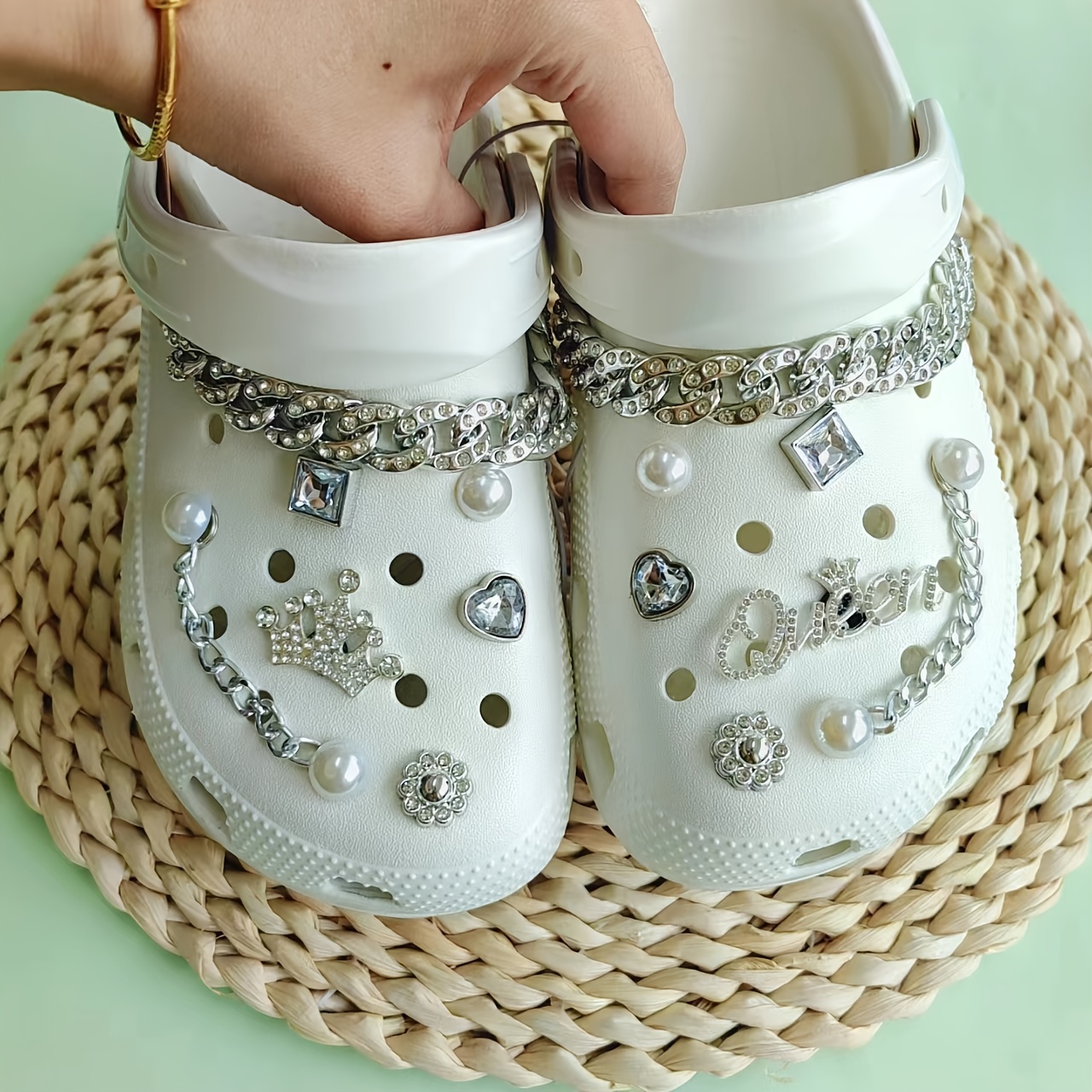 10pcs/set Bling Bear Shoe Charms for Clog Bubble Slides Sandals Shoes  Decoration DIY Accessories Fashion Rhinestone and Faux Pearl Croc Charms  with Chains for Christmas Birthday Gift Party