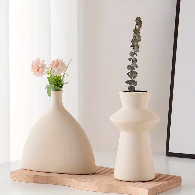 White Ceramic Vase, Simple and Modern Ceramic Vase, Fresh and Creative  Flower Arrangement, White Home Living Room Dried Flower Ornaments, White  Frosted Vase (White) : : Home