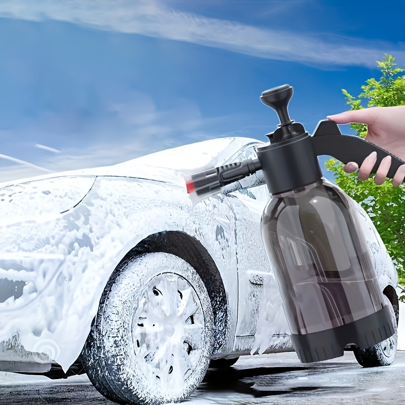 Man Uses Hand Pump Car Foam Sprayer Rims Car Carwash Stock Photo by  ©MikeEdwards 515424898