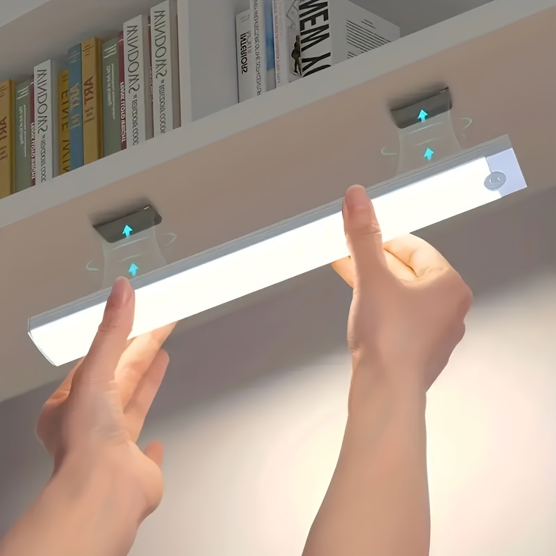 Luces LED para debajo del gabinete, luz LED recargable con sensor de  movimiento para interiores, paquete de 4 luces de armario debajo de la  encimera