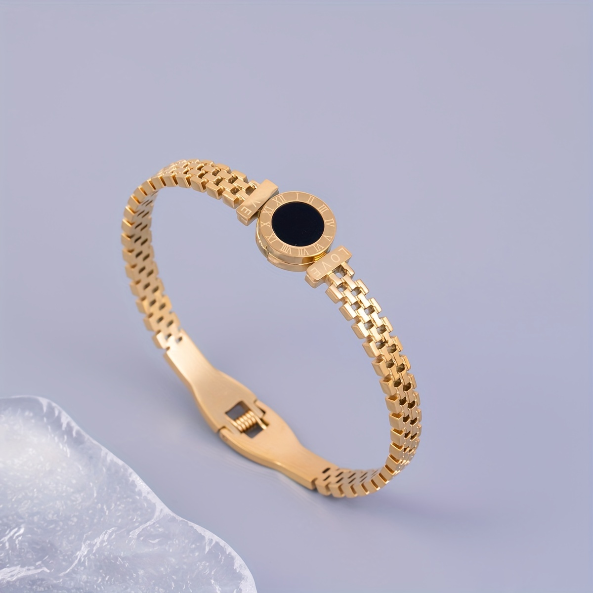 

Bracelet vintage avec horloge à chiffres romains dorés, simple et élégant, en acier inoxydable, cadeau unisexe pour les couples et la famille.
