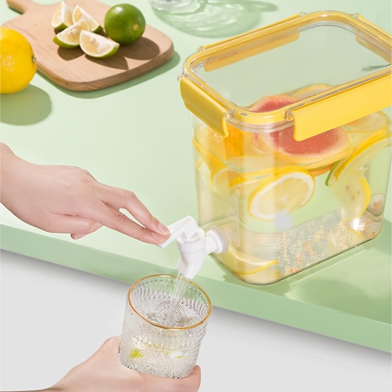 Cold Kettle With Faucet, Multi Purpose Sealed Container Storage  Refrigerator Drink Cold Kettle for Lemon (3.5L White)