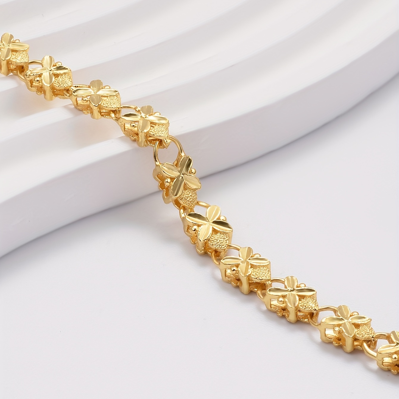 Clover Heart Flower Decor Bracelet, 18K Plated Fashionable Gift