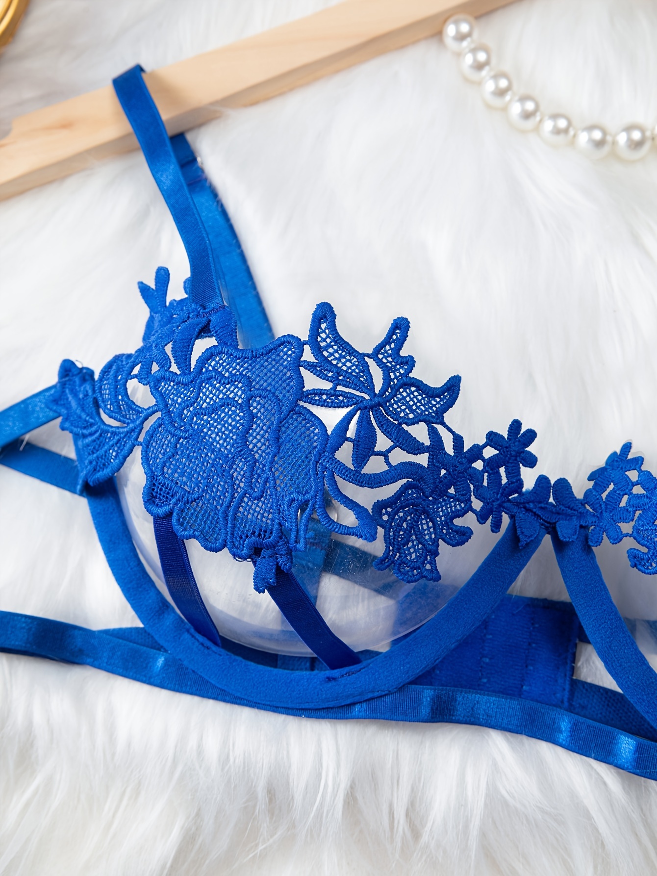 Set of brassiere and string from tull