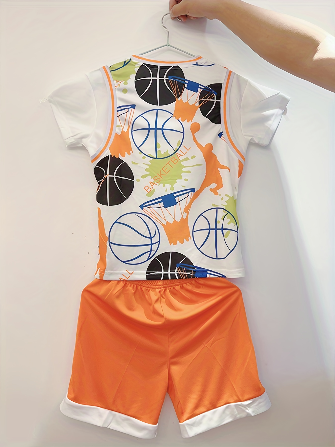 Boys Round Neck Short Sleeve T-Shirt Top & Shorts 2pcs Set Graffiti Buckle  Basket Print Basketball Tracksuit Quick Dry Workout Casual Kids Clothes