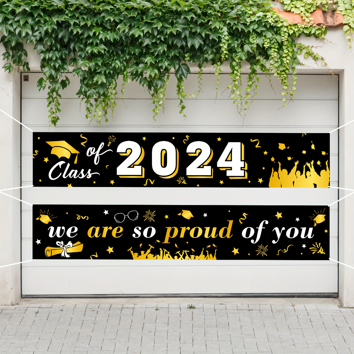 Abschlussfeier Hintergrund "We Are So Proud Of You" – 1,8x1,2 M, Polyester – Mit Schnur, Für Fotos & Deko
