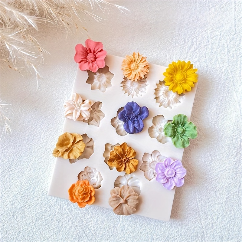 KEOKER Moldes de arcilla polimérica de flores, 4 moldes de arcilla de  flores y hojas para hacer joyas, moldes de arcilla en miniatura de  margaritas