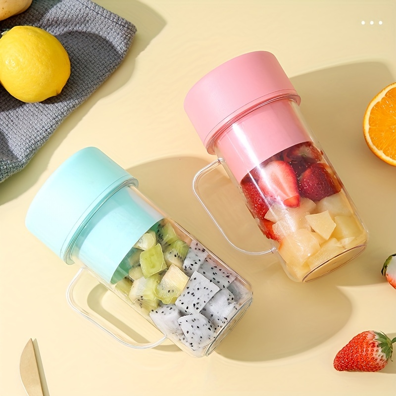 Straw type juicing cup