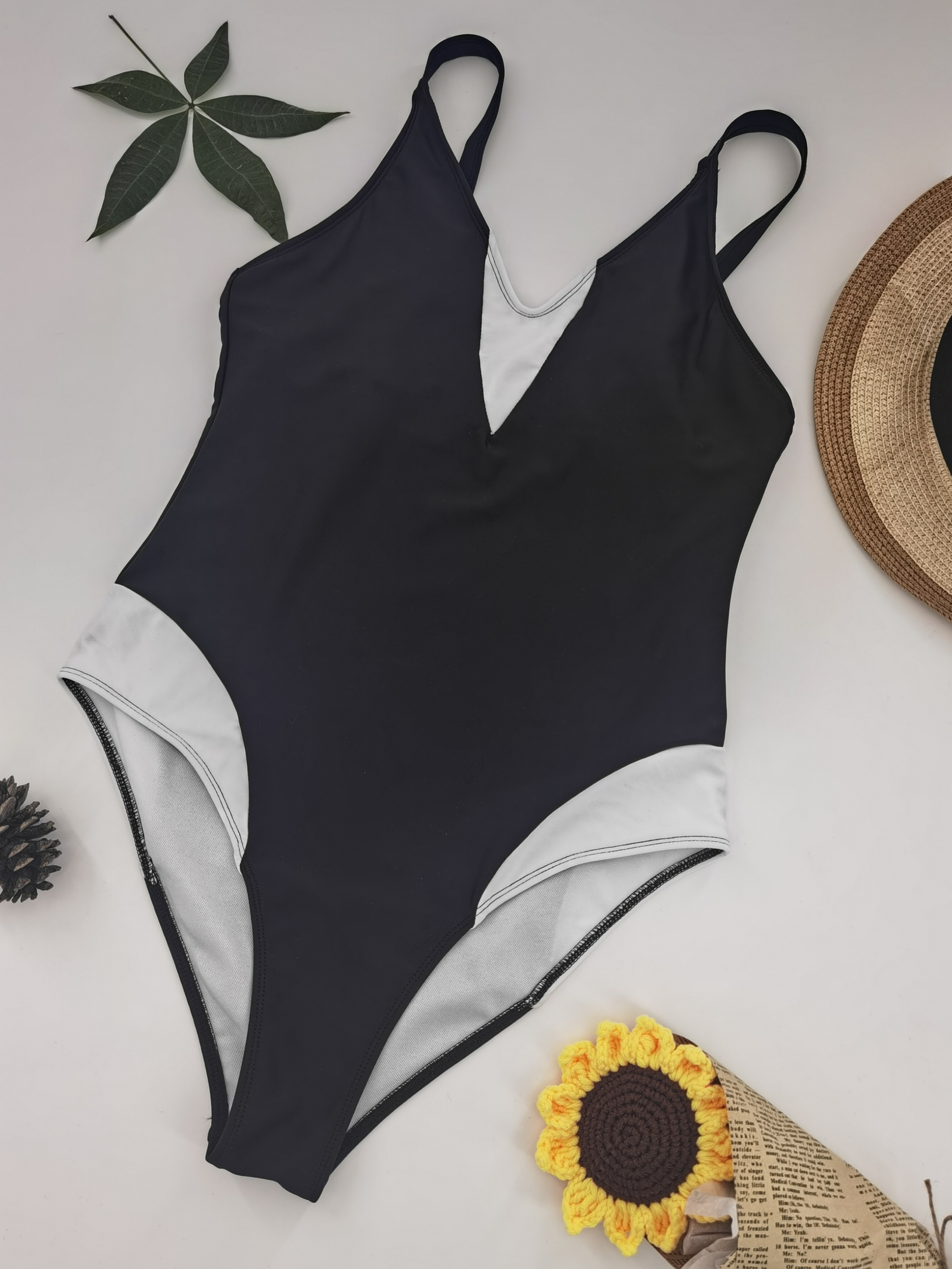 Contrast Trim V Neck Stretchy One-piece Swimsuit, Black & White U Back  Water Sport Bathing Suits, Women's Swimwear & Clothing