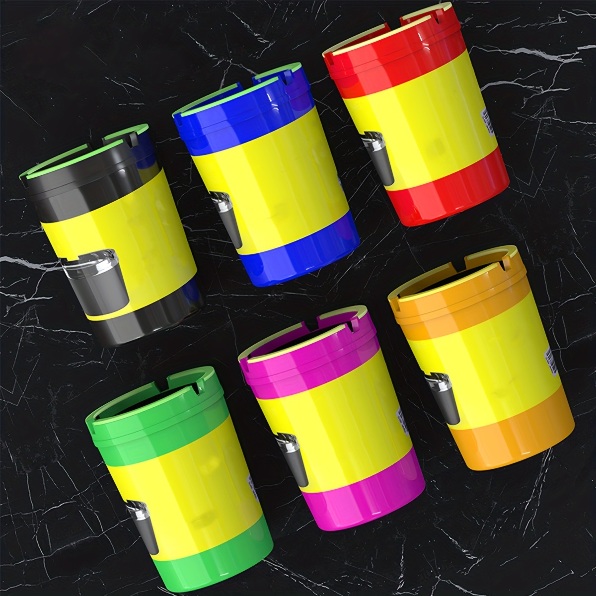 Kippbarer Auto-Aschenbecher aus Kunststoff, in verschiedenen Farben