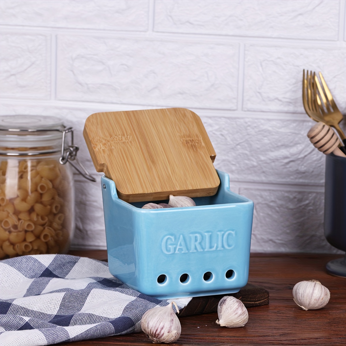 Qoo10 - Garlic Master Cutter Cubes Durable Kitchen Cooking [Local Seller]  [Fas : Kitchen & Dining