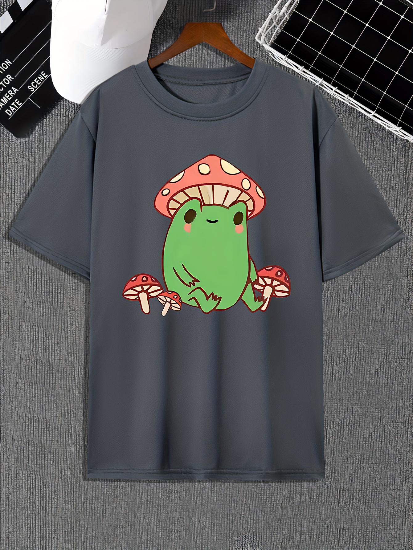 Cute Green Frog Crew Neck T-Shirt