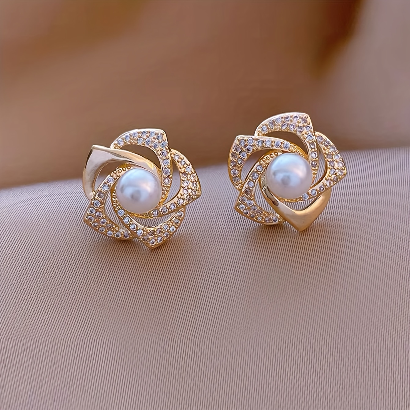 

Exquisite Hollow Flower Design Stud Earrings Zinc Alloy Jewelry Embellished With Imitation Pearl Vintage Elegant Style Female Gift