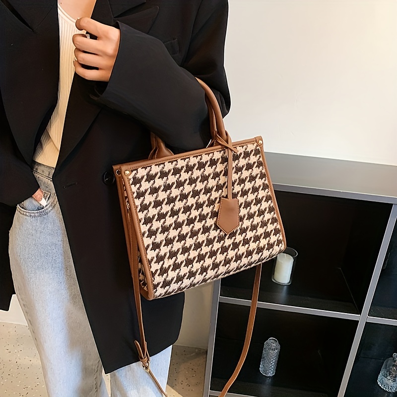 Small shoulder bag - Black/Dogtooth-patterned - Ladies