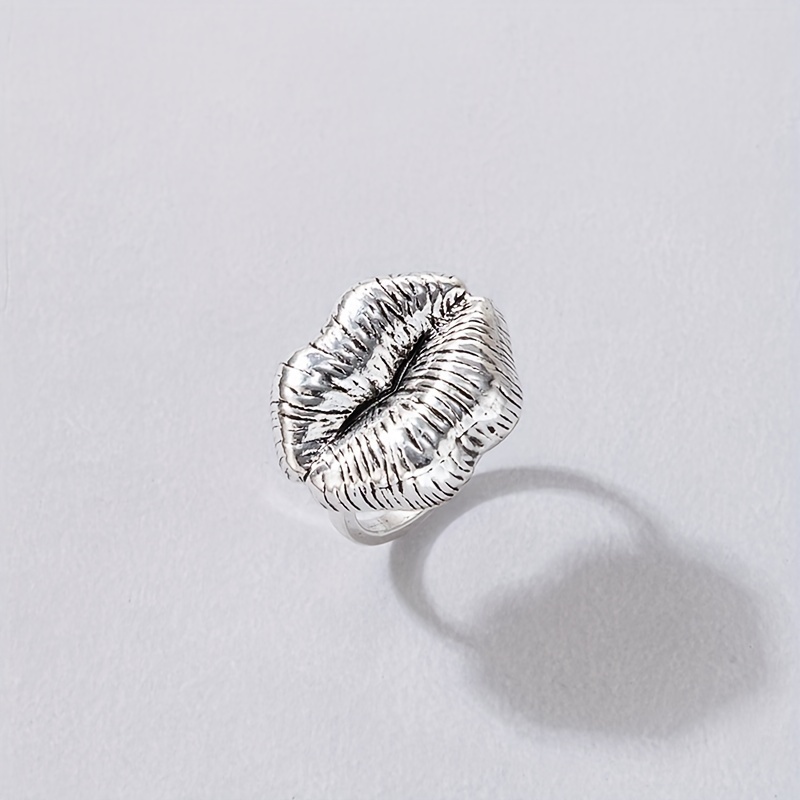 Lip store finger ring