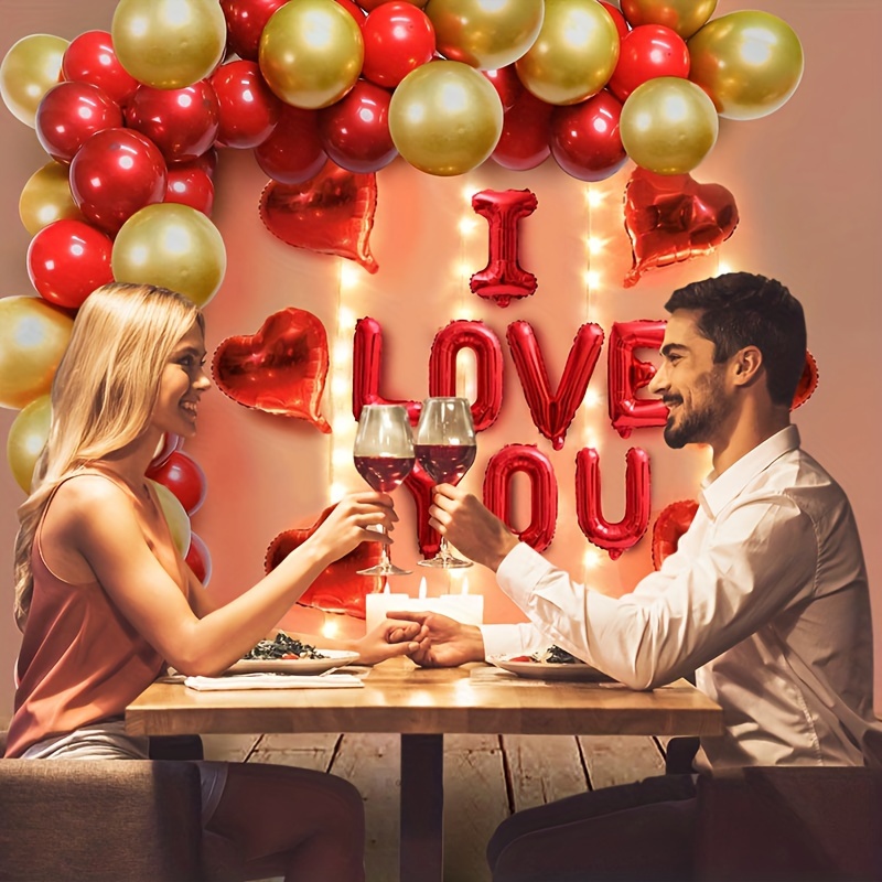 L O V E . ¡Díselo con globos! En San Valentín, en tu aniversario o… cuando  sea…., eLeyCe Eventos