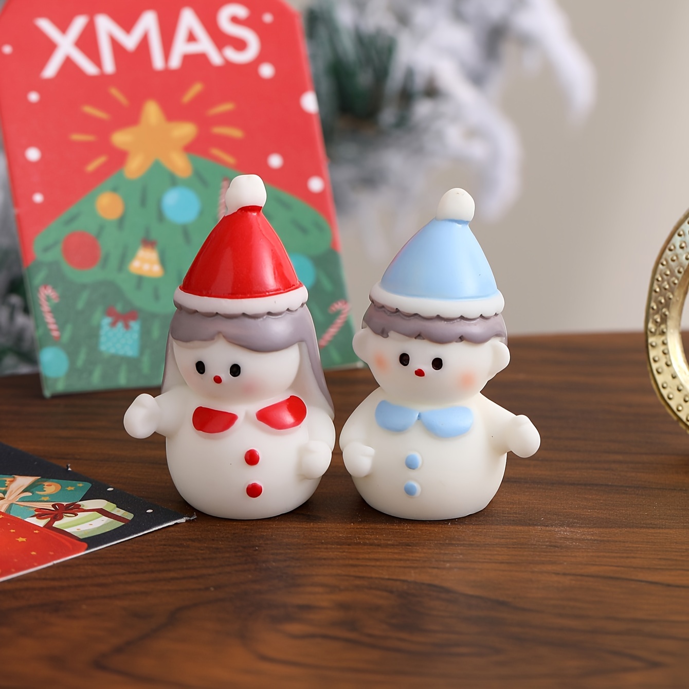 7PCS cartoon cute Santa Claus, snowman shaped mini decorative ornaments,  resin material decorative accessories desktop small ornaments, used for  Christmas socks or Christmas scene decoration