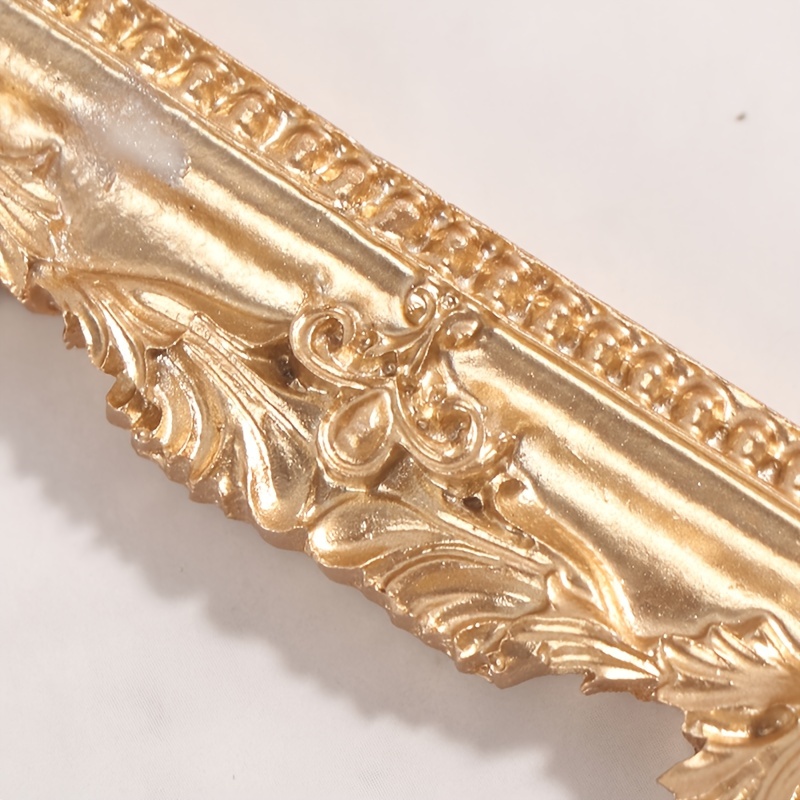 Marco dorado antiguo con relieve – Antique arte y decoracion