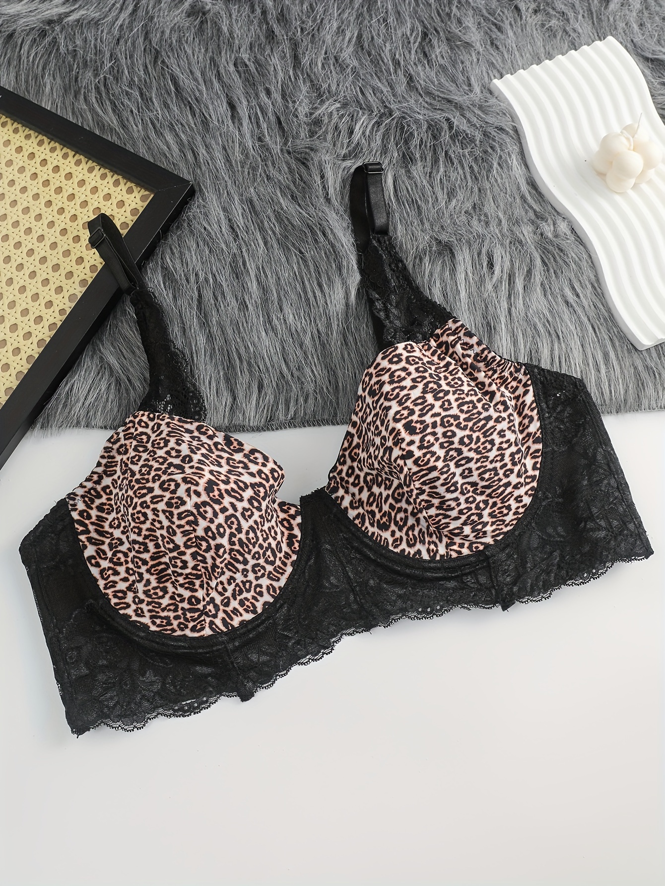Leopard Bra Set Women Wireless Bralette Seamless Panties Set Cozy Push-up  Underwear Lingerie (Color : Beige, Size : 70AB) : : Clothing,  Shoes & Accessories