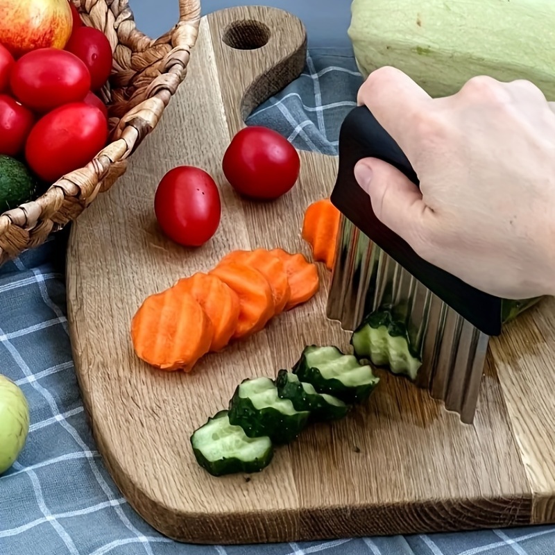 Coupe-légumes froissé en acier inoxydable avec manche rouge, trancheurs de  carottes, couteau ondulé pour croustilles