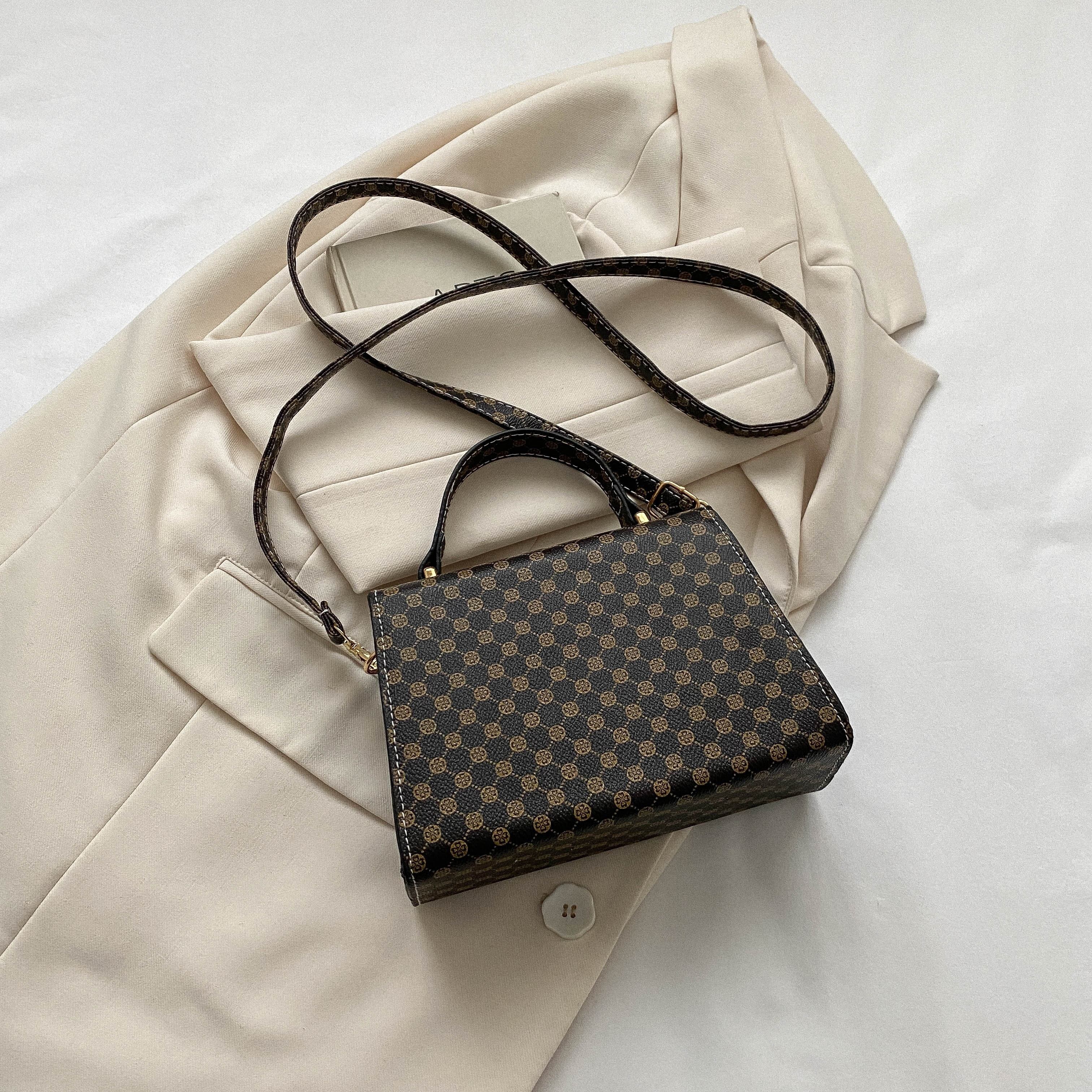 Luxurys Designers Capucines Handbags Flip Bag Purses Tote High