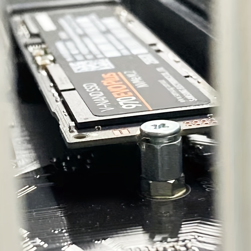 Kit petite entretoise avec vis pour montage SSD M.2 NVMe sur carte mère ASUS