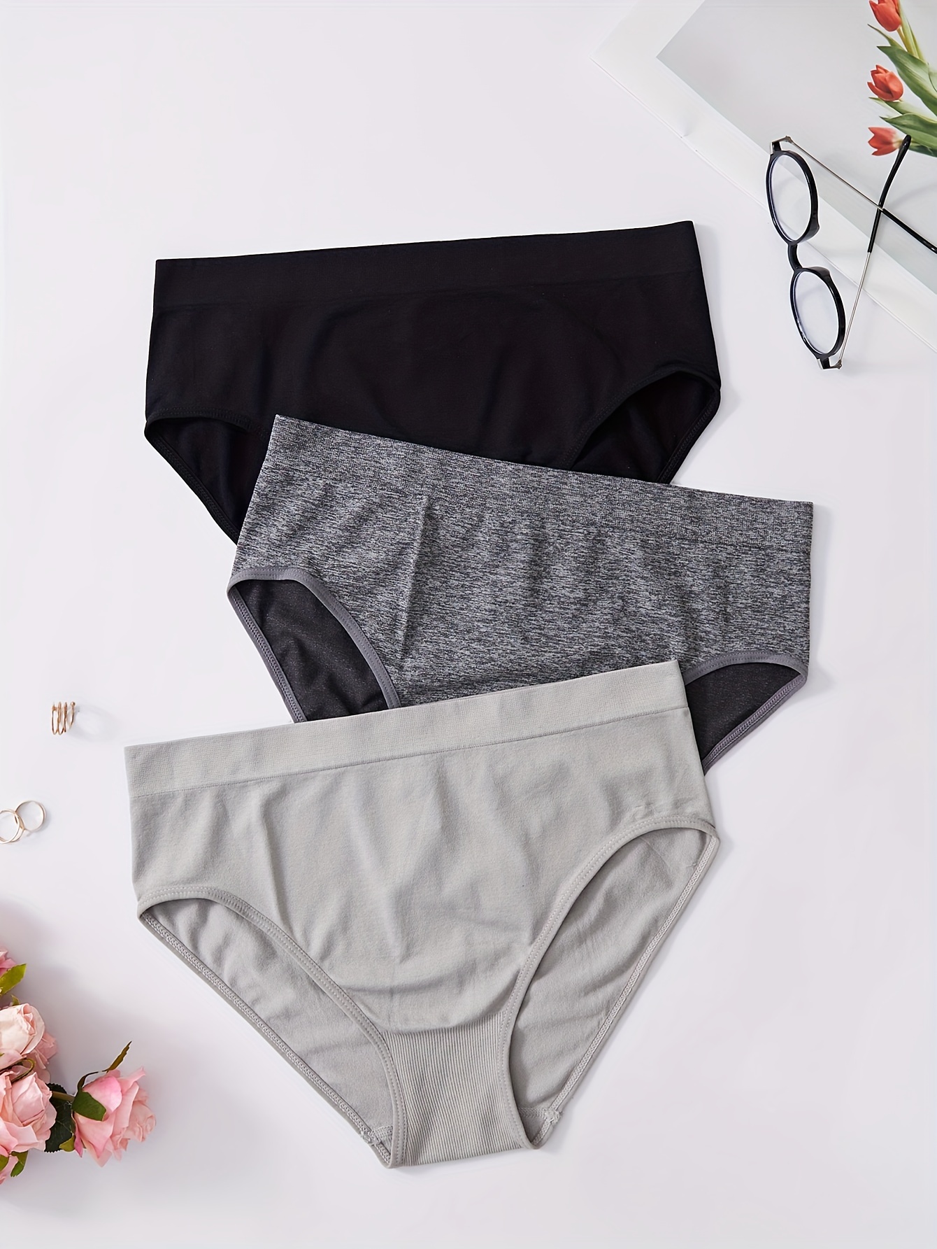 3 Pack Plus Size Simple Panties Set, Women's Plus Solid Seamless Breathable  High Stretch Briefs 3pcs Set