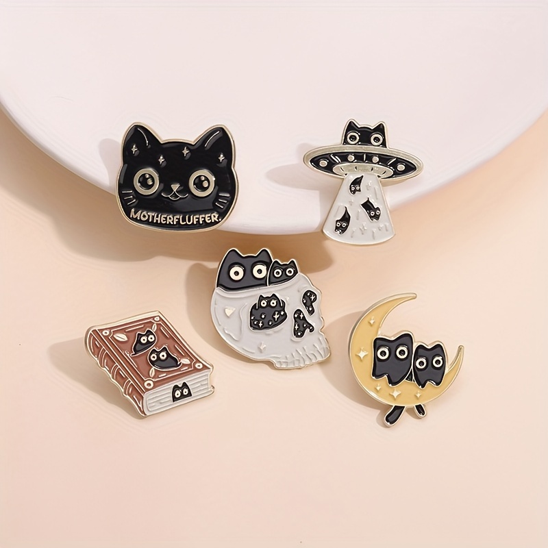 Cat Heart Badge, Enamel Brooch, Gift Ideas, Pins Cats