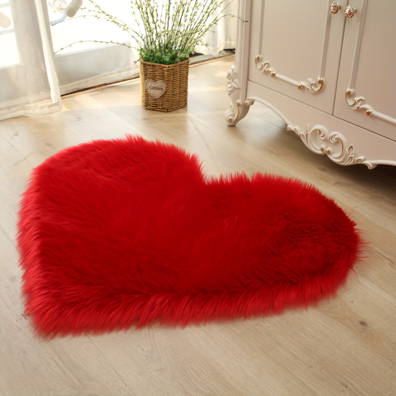 1pc Heart Shaped Rug Living Room Bedroom Carpet, Soft Non-slip Washable  Long Plush Bedside Area Rug