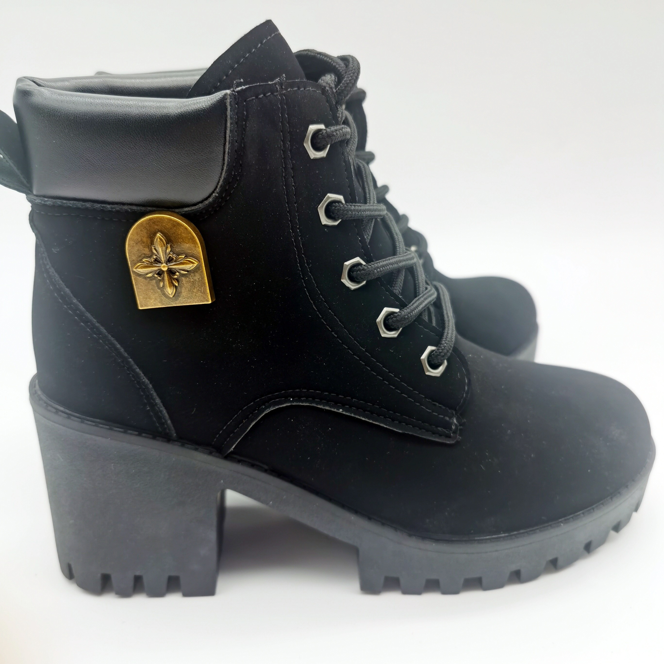 timberland chunky heel boots