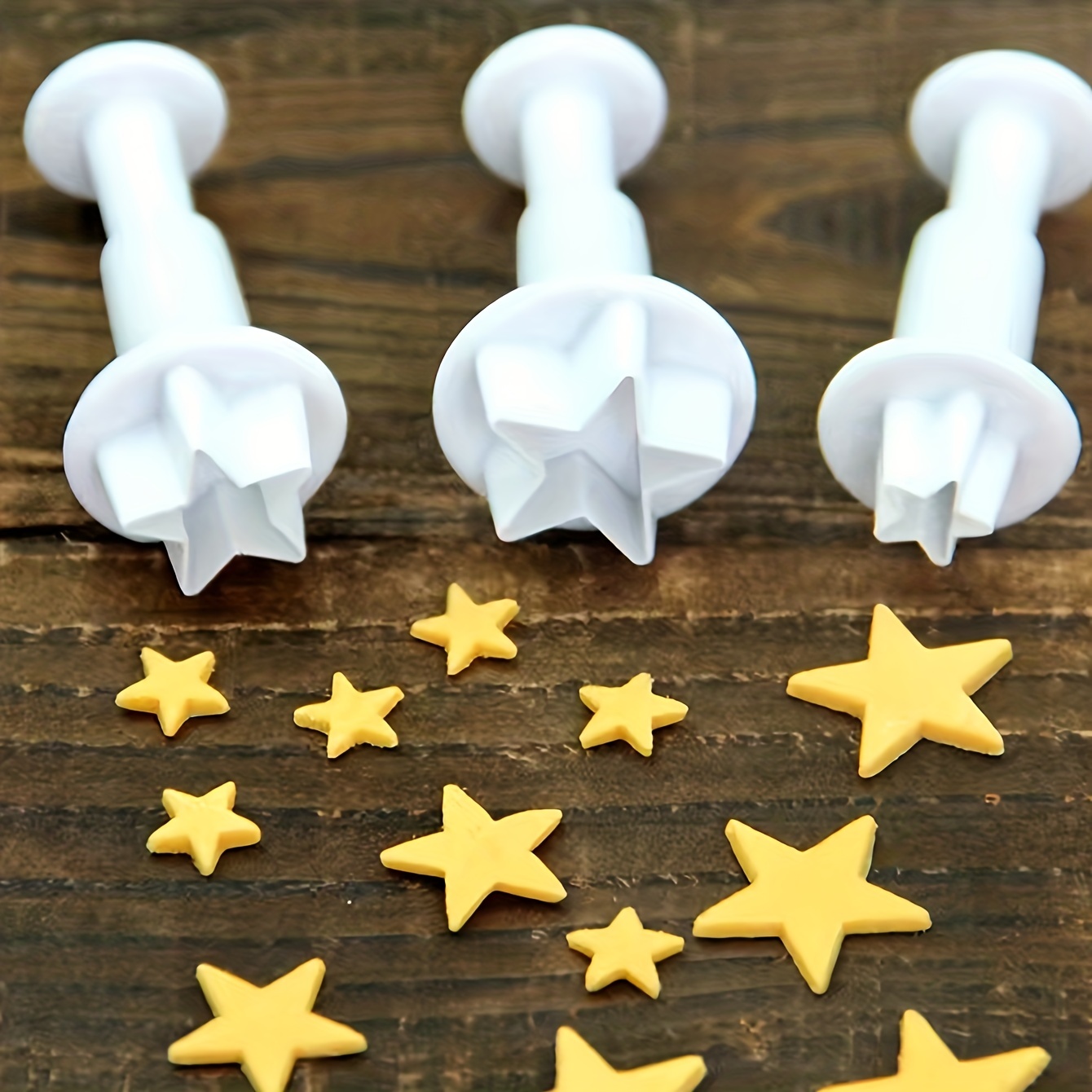 

Ensemble de 3 Emporte-pièces en d'Étoile - Moules à Biscuits en Plastique pour , de Cuisine & Salle à Manger, Maison, Fournitures de Pâtisserie