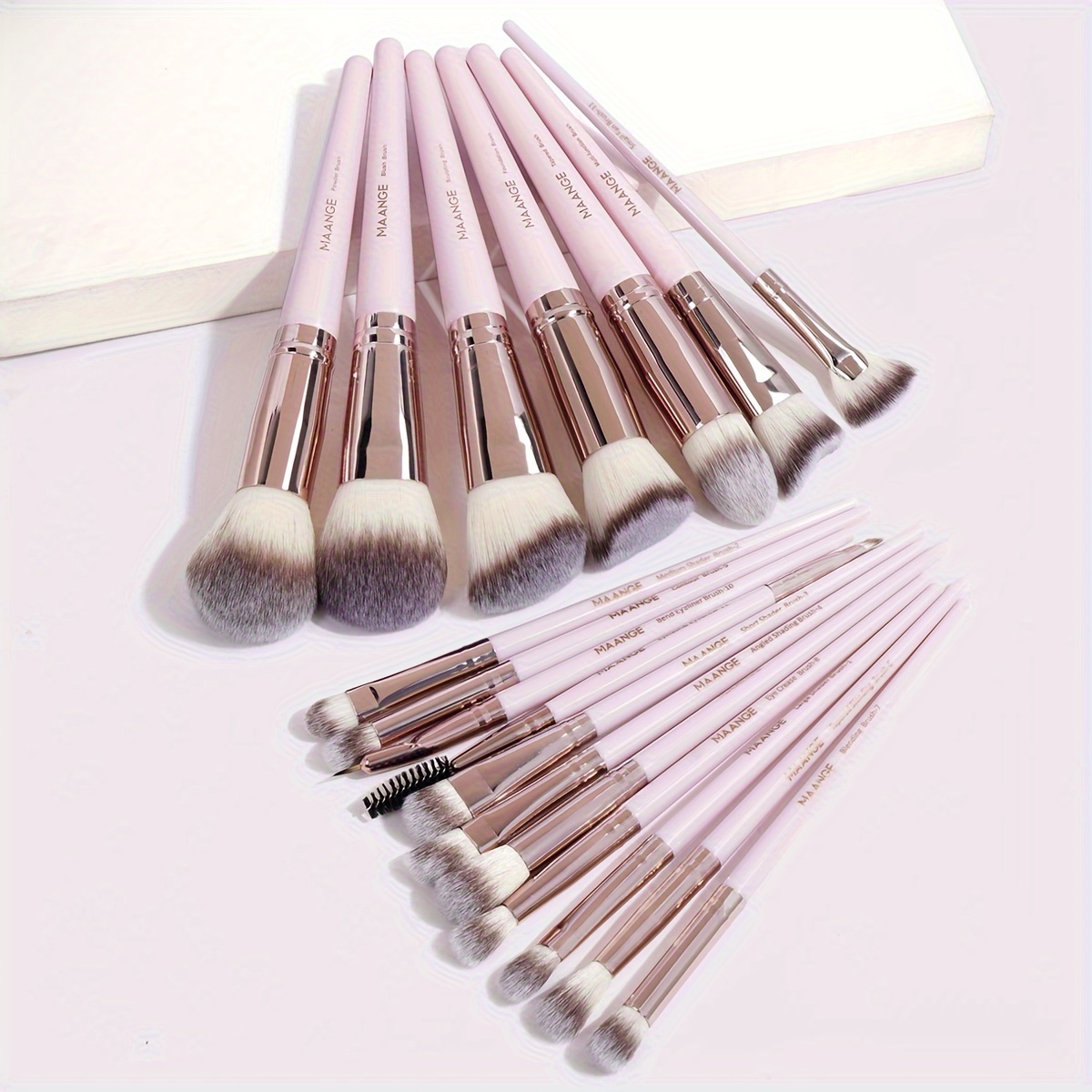 

Makeup Brushes 18pcs Makeup Brush Set Premium Synthetic Foundation Face Powder Blush Concealers Make Up Brushes Sets